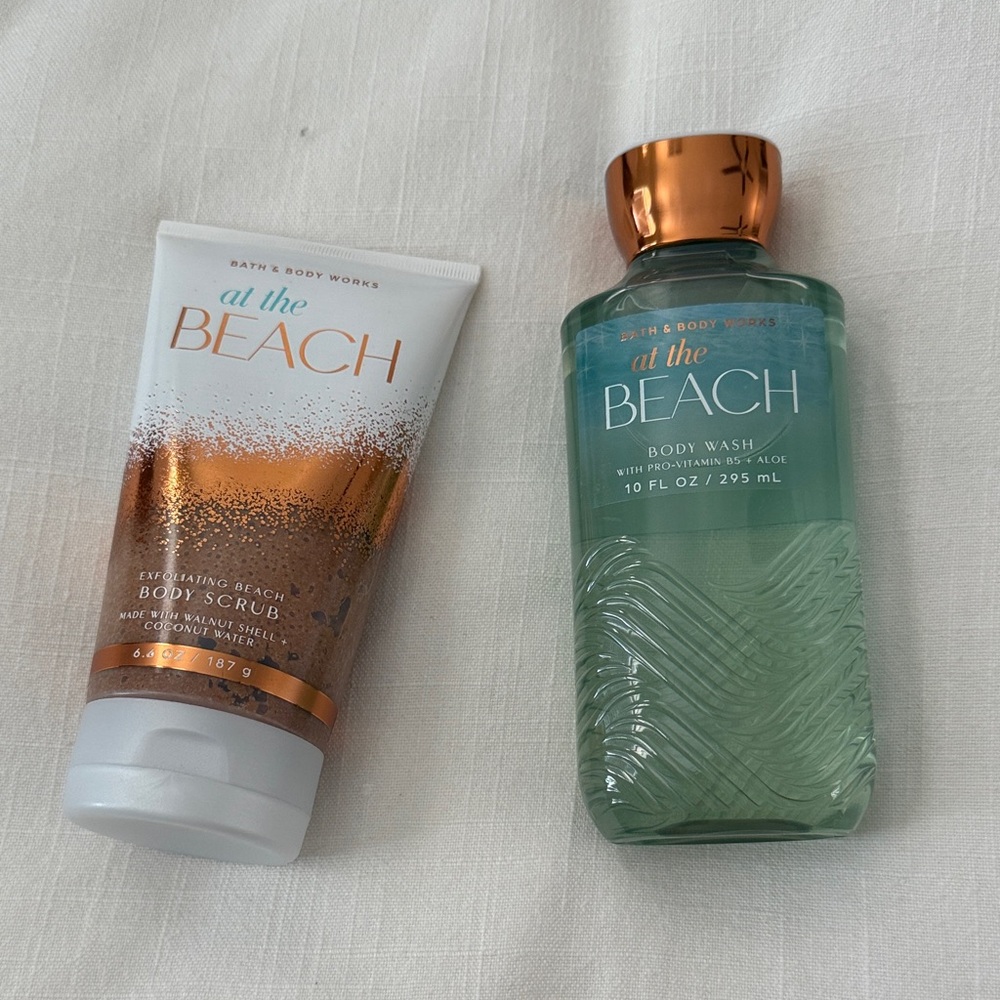 Bath & Body Works At The Beach Body Wash and Scrub Set - Gold and Green